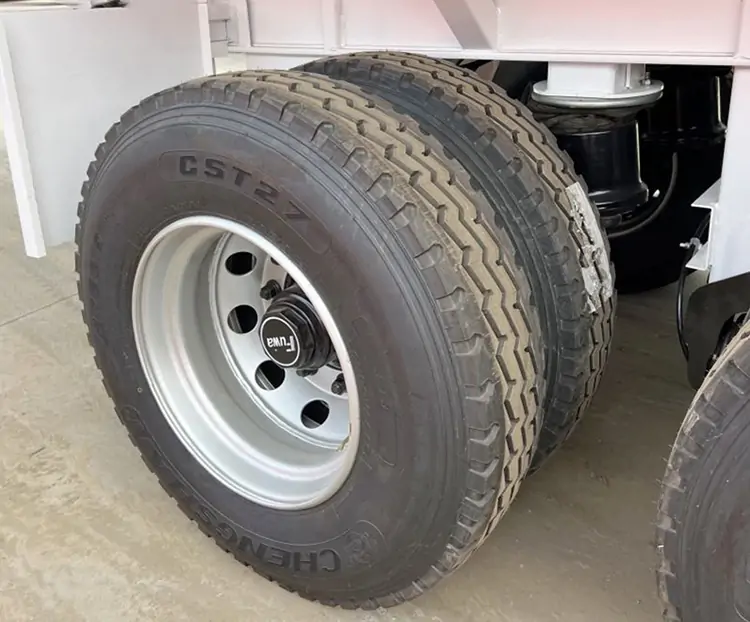 2025 New 4 Axle Fence Trailer-flatbed trailer_skeletal trailer_low bed trailer_dump trailer_cargo trailer-Shandong Jiuzhou Automobile Manufacturing Co., Ltd.