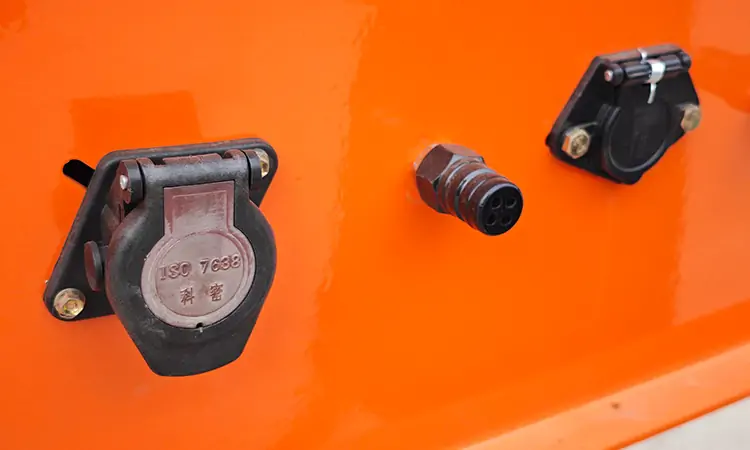 2025 New 3 Axle 80Ton Lowbed Semi Trailer-flatbed trailer_skeletal trailer_low bed trailer_dump trailer_cargo trailer-Shandong Jiuzhou Automobile Manufacturing Co., Ltd.