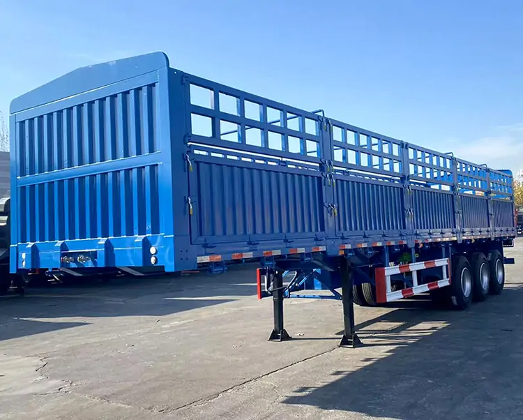 Fence Semi-Trailers: Specialized Solutions for Agriculture and Livestock Transportation-flatbed trailer_skeletal trailer_low bed trailer_dump trailer_cargo trailer-Shandong Jiuzhou Automobile Manufacturing Co., Ltd.