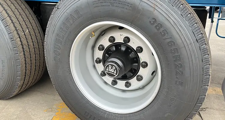 3 Axles Cargo Side Wall Semi Trailer-flatbed trailer_skeletal trailer_low bed trailer_dump trailer_cargo trailer-Shandong Jiuzhou Automobile Manufacturing Co., Ltd.