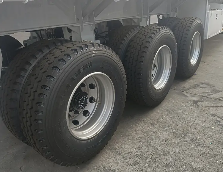 3 Axles JOZOTG Sidewall Fence Trailer-flatbed trailer_skeletal trailer_low bed trailer_dump trailer_cargo trailer-Shandong Jiuzhou Automobile Manufacturing Co., Ltd.