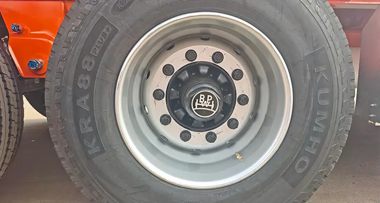 Factory Price t 40ft Container Skeleton Trailer-flatbed trailer_skeletal trailer_low bed trailer_dump trailer_cargo trailer-Shandong Jiuzhou Automobile Manufacturing Co., Ltd.