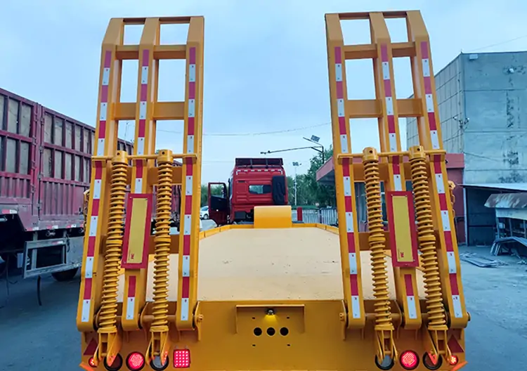 Factory 3 Axle 70 Ton Lowboy Semi Trailer-flatbed trailer_skeletal trailer_low bed trailer_dump trailer_cargo trailer-Shandong Jiuzhou Automobile Manufacturing Co., Ltd.