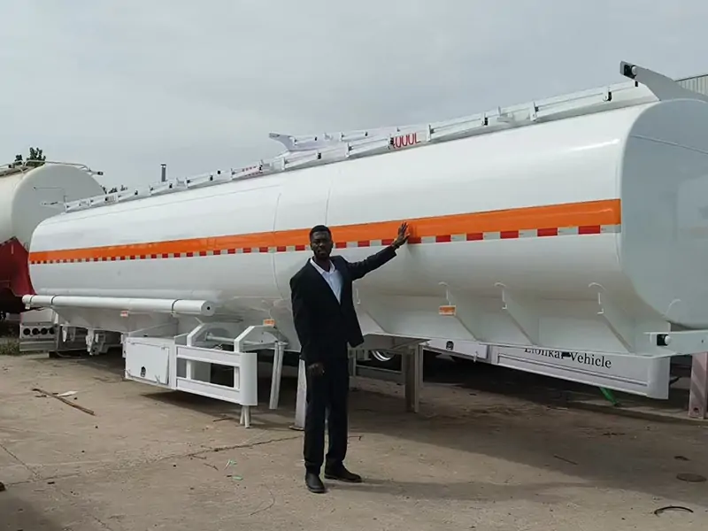 African Overseas Customers Visit Our Factory for Inspection and Cooperation Negotiation-semi trailer-Shandong Jiuzhou Automobile Manufacturing Co., Ltd.