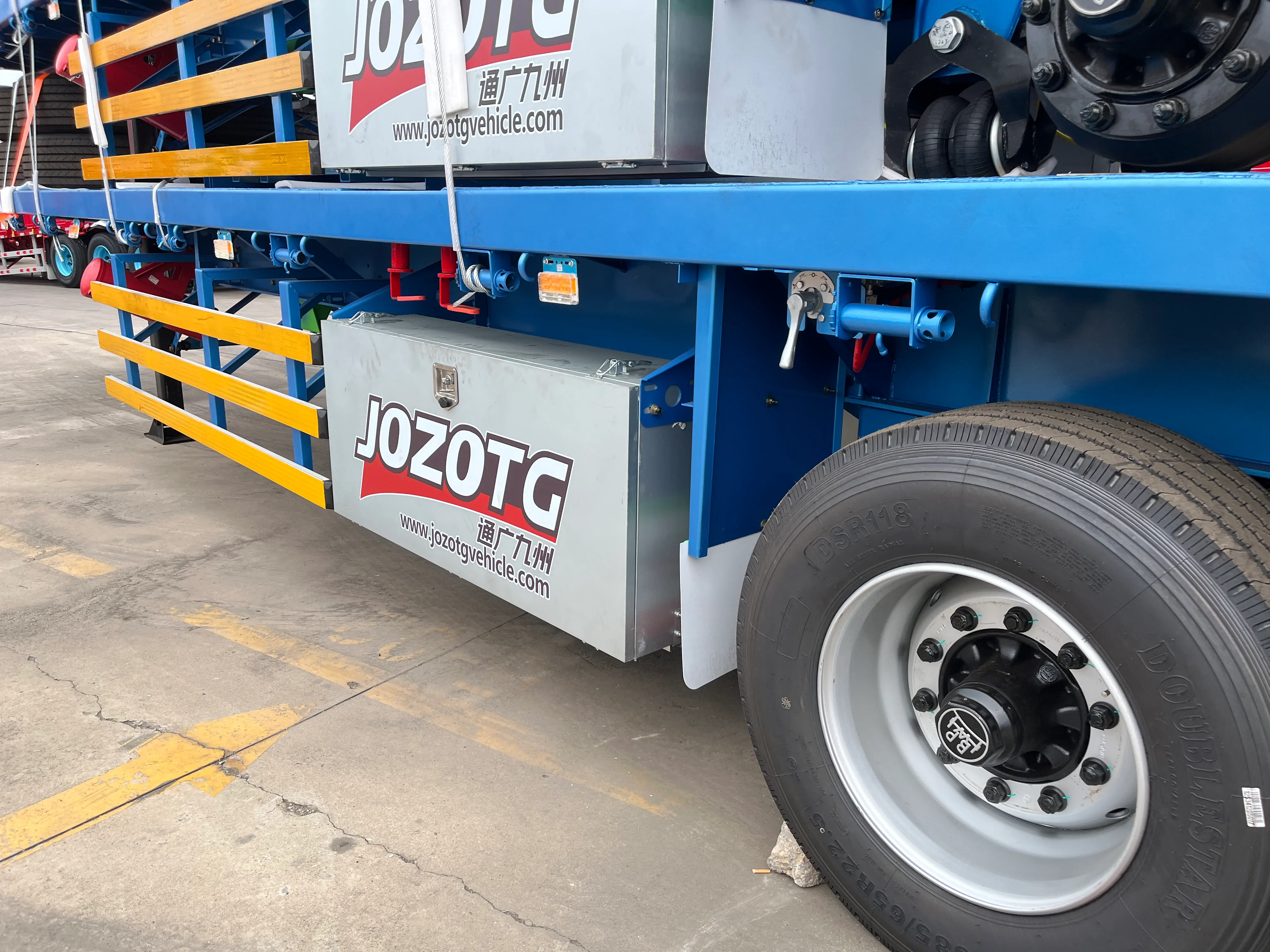 Saudi Customer Visited JiuZhou and Purchased Flatbed Semi-Trailer-semi trailer-Shandong Jiuzhou Automobile Manufacturing Co., Ltd. Saudi Customer Visited JiuZhou and Purchased Flatbed Semi-Trailer-semi trailer-Shandong Jiuzhou Automobile Manufacturing Co., Ltd.
