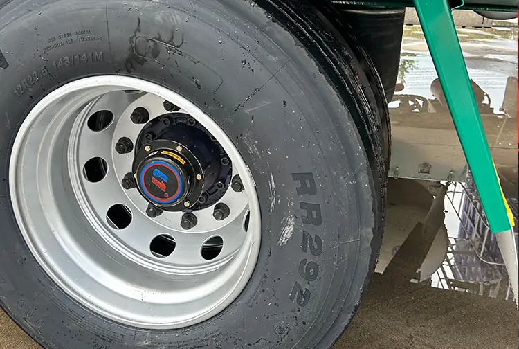 4 Axles 40Ft Container Flatbed Semi Truck Trailer-semi trailer-Shandong Jiuzhou Automobile Manufacturing Co., Ltd. 4 Axles 40Ft Container Flatbed Semi Truck Trailer-semi trailer-Shandong Jiuzhou Automobile Manufacturing Co., Ltd.